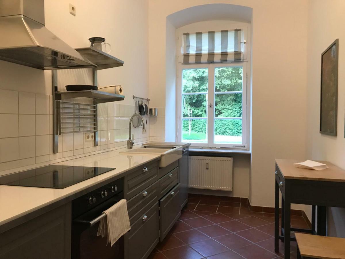 Elegantes Gaesteapartment Verano In Schloss Und Hofgut Langenzell Wiesenbach Eksteriør bilde